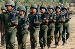 Trẻ em cầm súng ở Myanmar